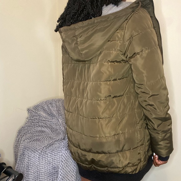 Green coat - Picture 4 of 7